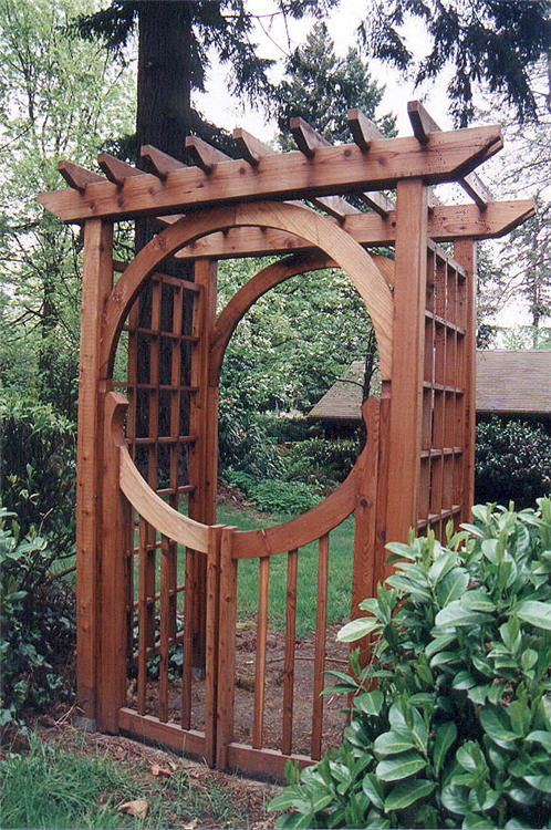 Classic Trellised Moon Gate