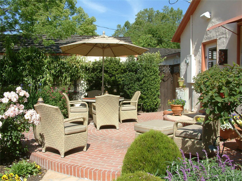 Roberts Circular Patio Spring